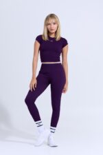 camiseta-deportiva-casual-athleisure-escote-espalda-pilates-yoga-barre-running-uva-01