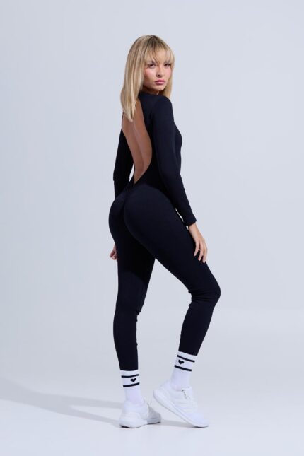 enterizo-casula-deportivo-athleisure-escote-espalda-manga-larga-realce-negro-01
