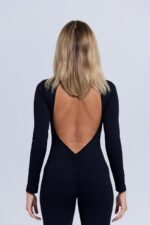 enterizo-casula-deportivo-athleisure-escote-espalda-manga-larga-realce-negro-04